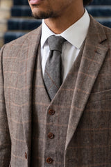 Cravate en tweed de laine mélangée à chevrons gris pour homme