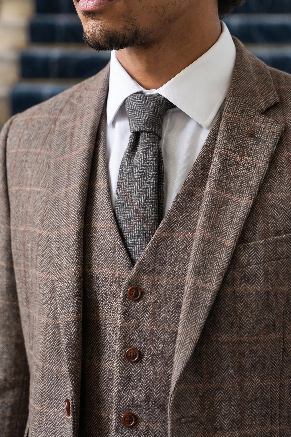 Cravate en tweed de laine mélangée à chevrons gris pour homme