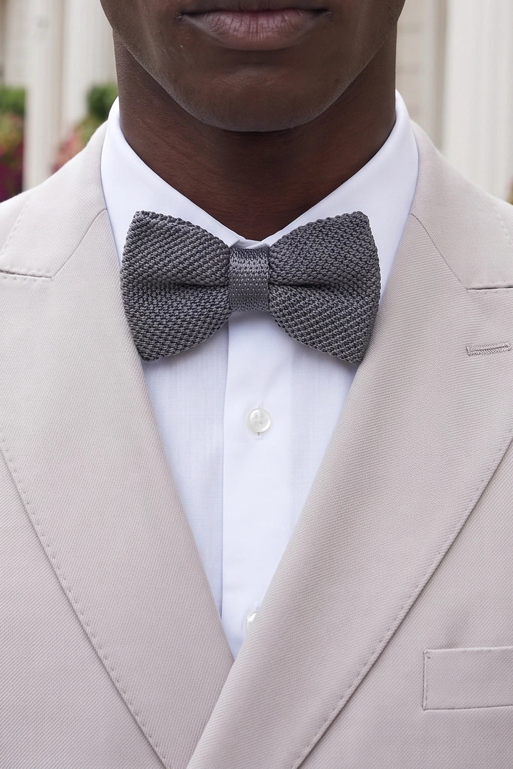 Nœud papillon gris tricoté pour homme