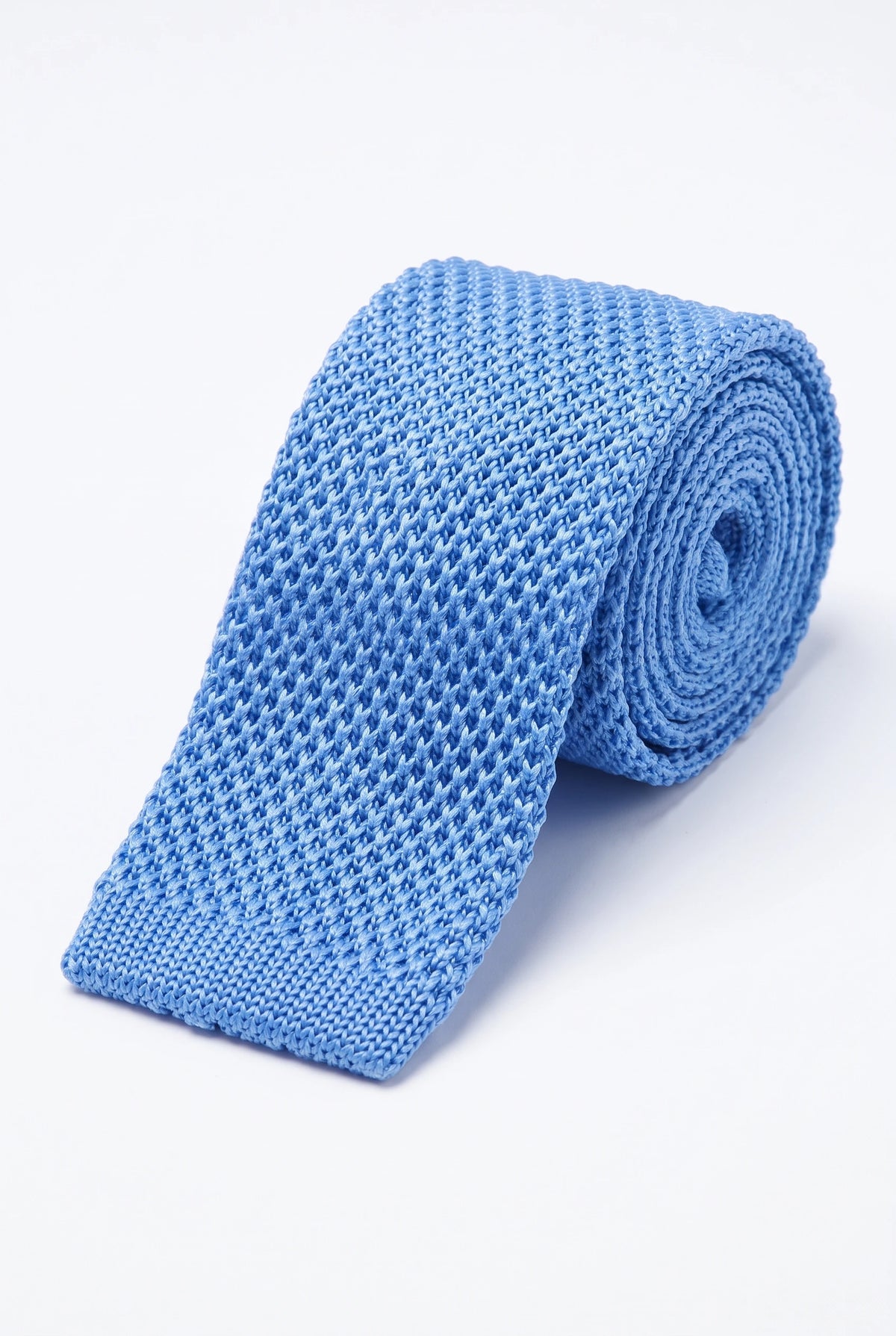 Cravate tricotée bleu clair pour homme