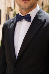 Nœud papillon en satin bleu marine pour homme