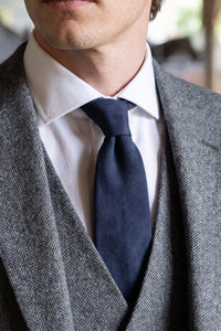 Cravate pour homme en daim bleu marine