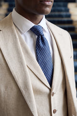 Cravate tissée texturée bleu marine pour homme