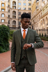 Cravate orange en polyester tricoté pour homme