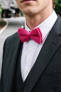 Nœud papillon rose tricoté pour homme