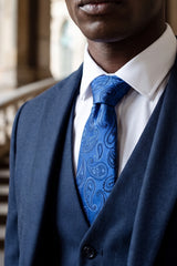 Cravate bleu roi à motifs cachemire pour homme