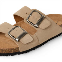 Sandales pantoufles pour hommes en cuir beige sable, à enfiler.