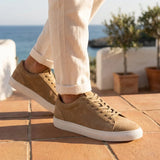Baskets décontractées à lacets en cuir suédé gris pierre pour homme