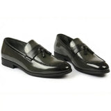 Mocassins à enfiler pour hommes, à pampilles et finition brillante