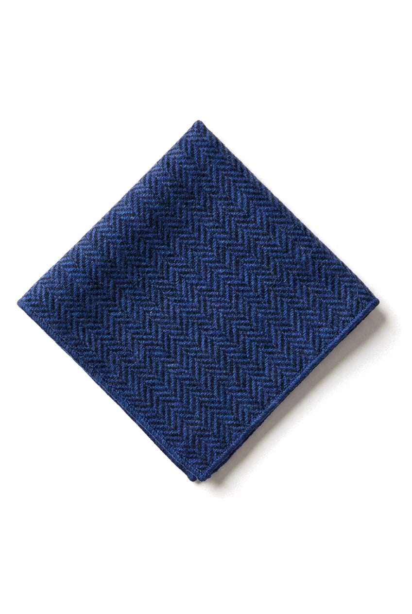 Ensemble cravate et mouchoir en tweed bleu pour homme, style classique britannique, laine à chevrons.