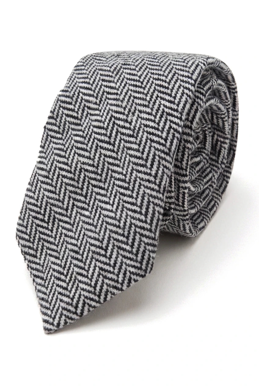 Ensemble cravate et mouchoir en tweed gris pour homme, style classique britannique, laine à chevrons.