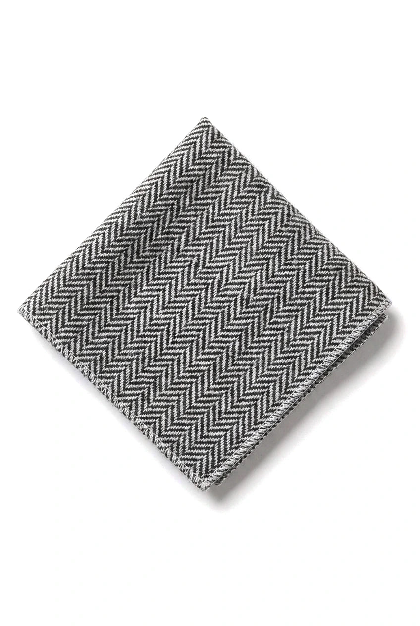 Ensemble cravate et mouchoir en tweed gris pour homme, style classique britannique, laine à chevrons.
