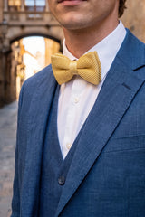 Nœud papillon jaune tricoté pour homme