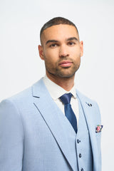 Costume trois pièces pour homme, bleu clair, en lin, coupe ajustée, idéal pour l'été, mariage ou bal de promo, style classique.