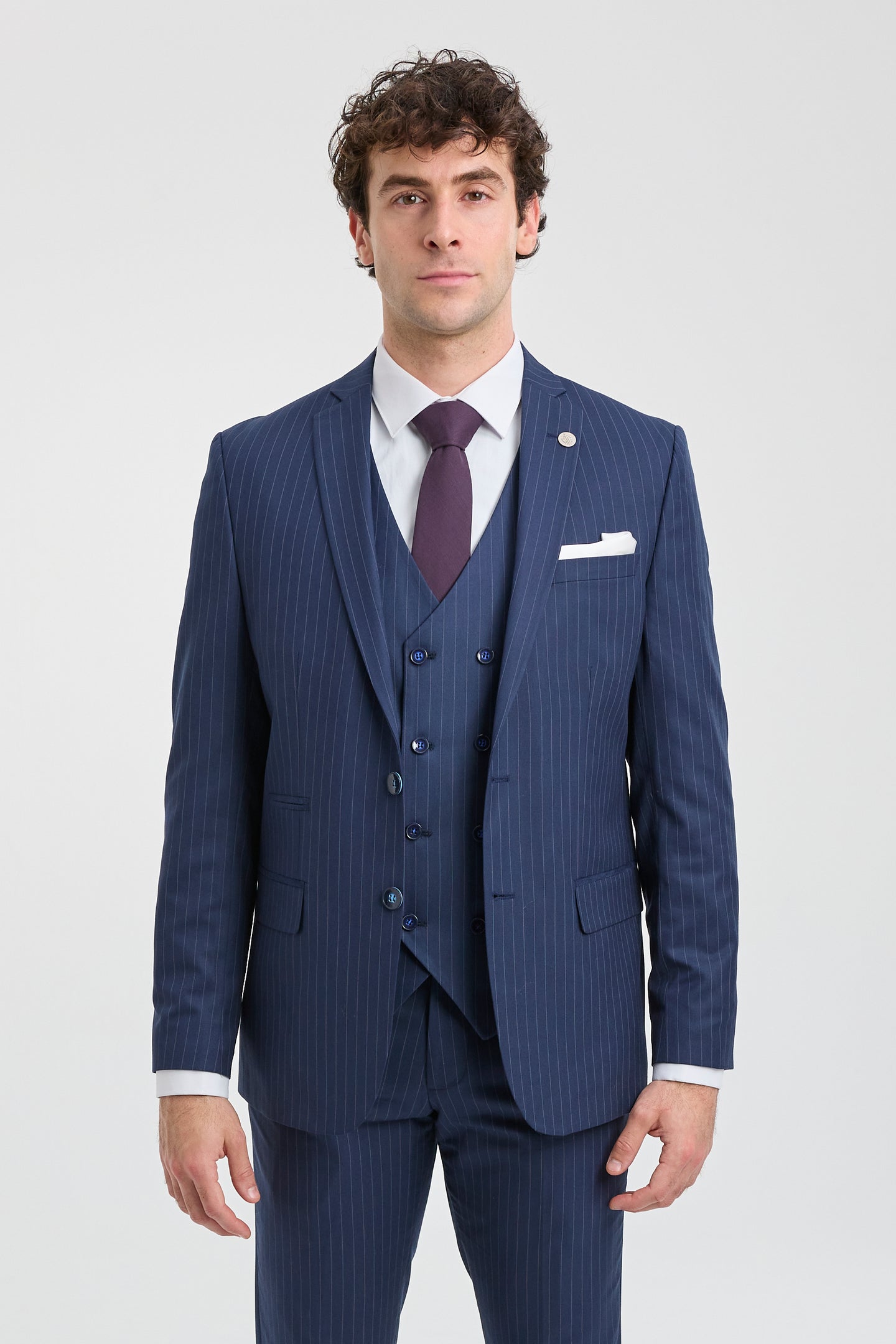 Costume trois pièces à fines rayures bleu marine pour homme