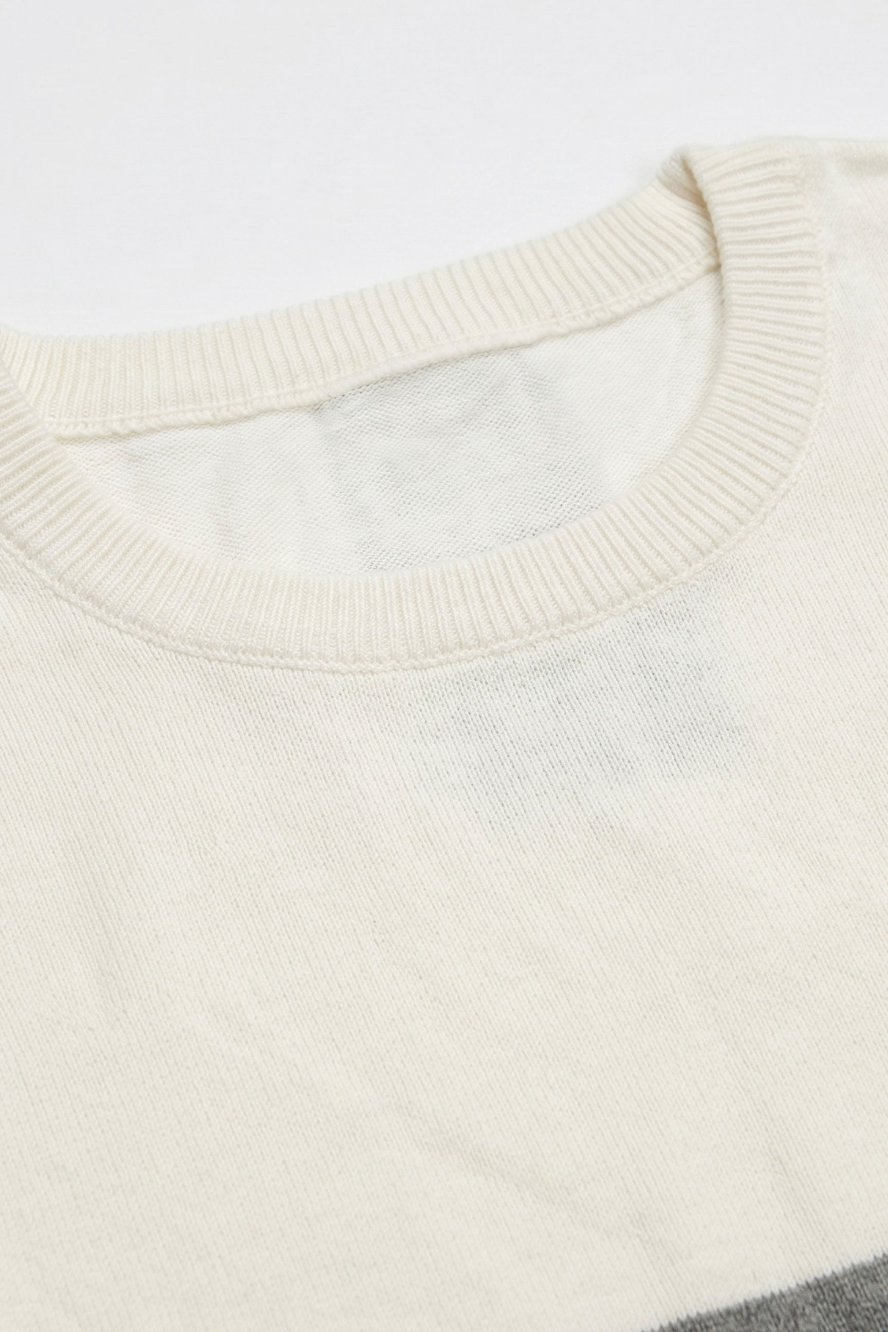 T-shirt tricoté à blocs de couleur blancs et noirs pour hommes